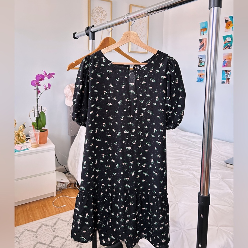 Black Sundress with cute little flowers 💌